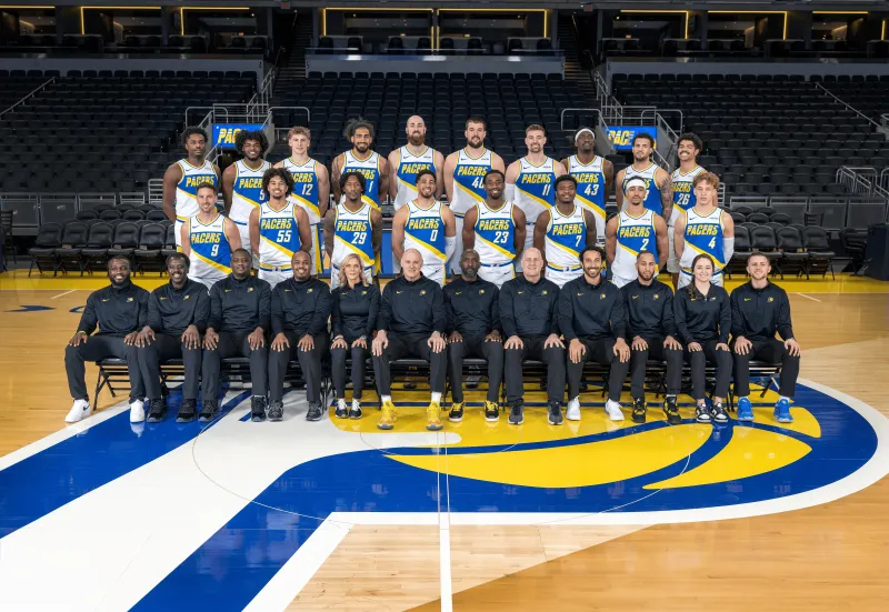 Kaiyun开云中国官网-下赛季见！步行者官方晒出本赛季全家福，哈利伯顿C位入镜